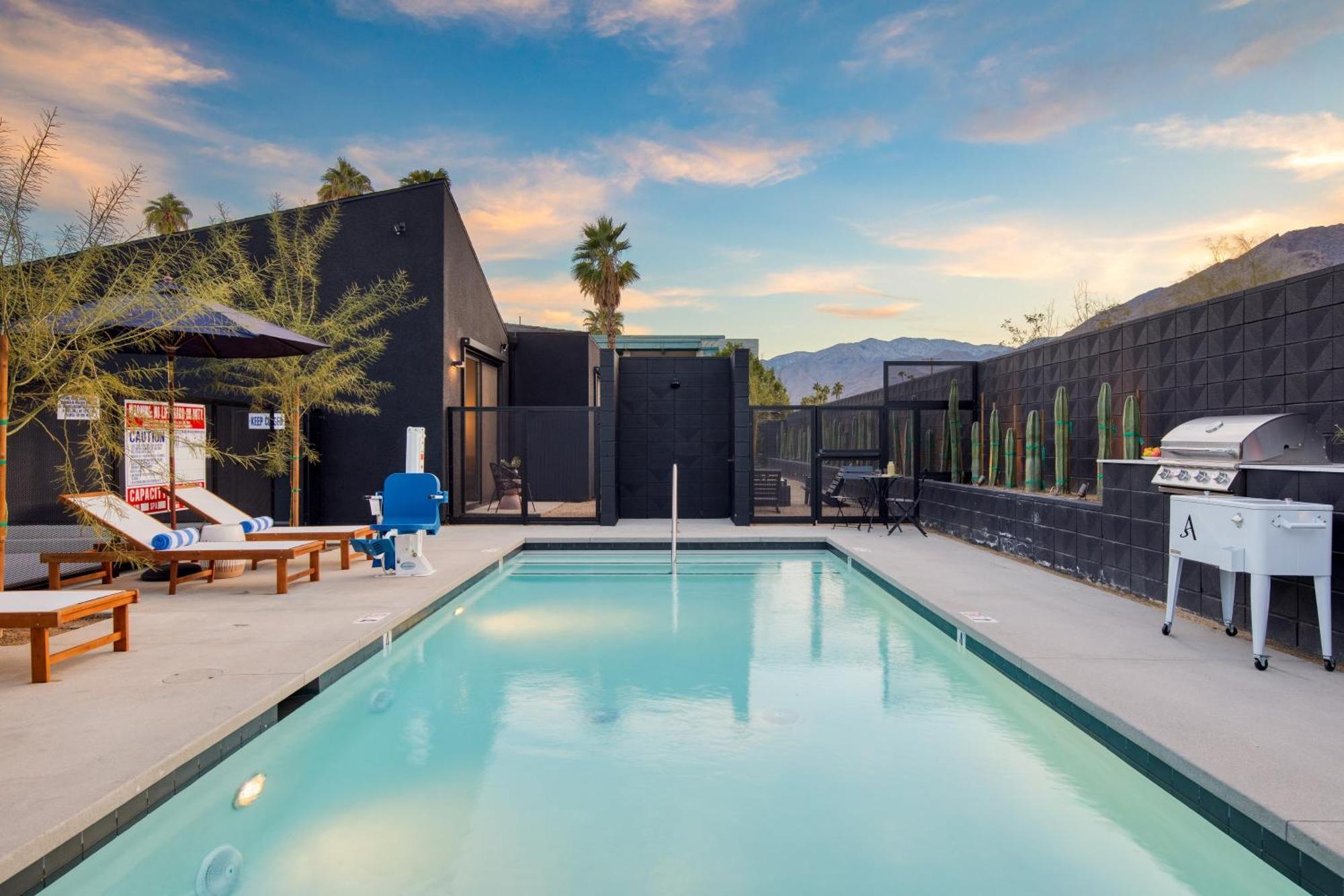 Blackhaus By Avantstay Ada Modern Rooms, Pool & Bbq Palm Springs Dış mekan fotoğraf